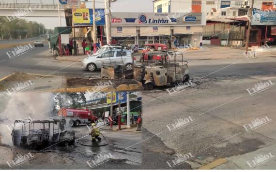 Bomberos sofocaron el incendio de tres moto carros provocado por habitantes de la colonia Indeco