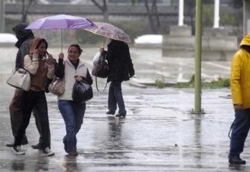 Habrá temperaturas máximas de 40 a 45 grados Celsius en 12 entidades del país