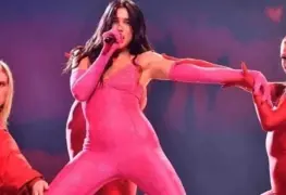 Dua Lipa canta por todos lados, exposición de reproducción