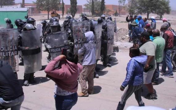 Policías militares y pobladores se enfrentan por el uso de terrenos para el AIFA