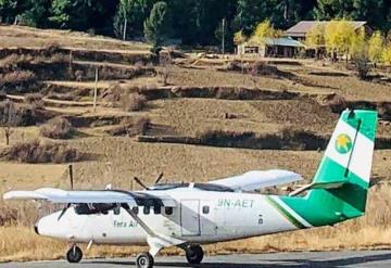 Desaparece un avión en Nepal con 22 personas a bordo