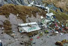 Encuentran restos del avión desaparecido en Nepal