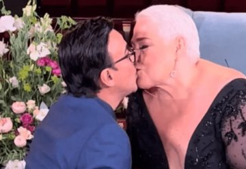 Adal Ramones y Lupita DAlessio se dan un beso durante emotiva entrevista