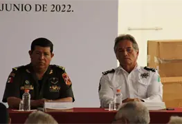 Secretario de Seguridad y Protecci&oacute;n Ciudadana, Hern&aacute;n Berm&uacute;dez Requena asiste a ceremonia de entrega de equipo de b&uacute;squeda