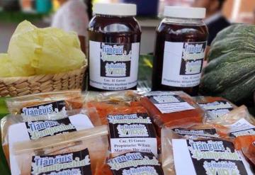 Todo un éxito el tianguis de Sembrando Vida en Comalcalco