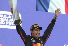 Checo Pérez segundo lugar del Gran Premio de Azerbaiyán de la F1