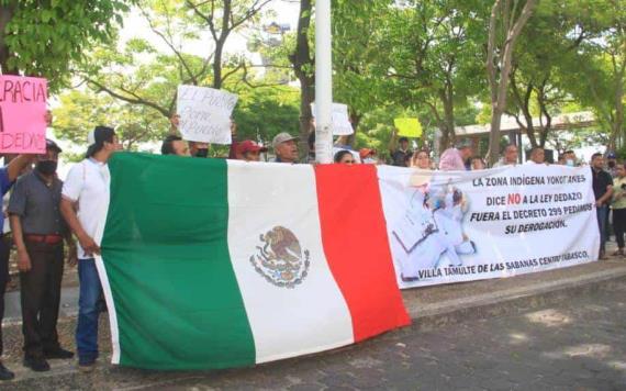 Manifestantes en el Congreso, solicitan que se elimine la Ley dedazo