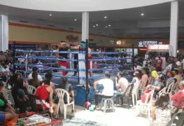 Gimnasio Samuel "Sammy" Ventura realiza función de box en plaza de Villahermosa para celebrar el Día del Padre