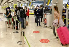 Los aeropuertos elevan sus ingresos gracias a m&aacute;s pasajeros y a la inflaci&oacute;n