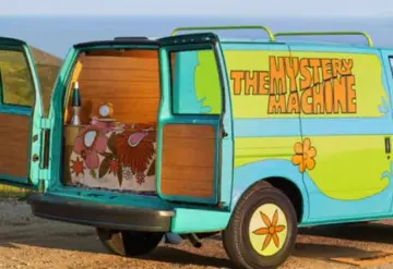 Shaggy puso en renta La Máquina del Misterio en Airbnb por 400 pesos la noche