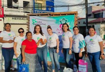 Grupo de ex embajadoras siguen haciendo conciencia ante la población para la recolección del desperdicio de aceite comestible