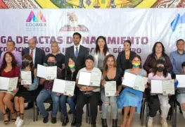 Entregan las primeras actas de nacimiento por cambio de género en Neza, Estado de México