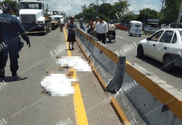 Atropellan a familia en la carretera Frontera a Villahermosa a la altura del km 20