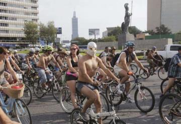 Marchan desnudos en Guadalajara por la aceptación de los cuerpos