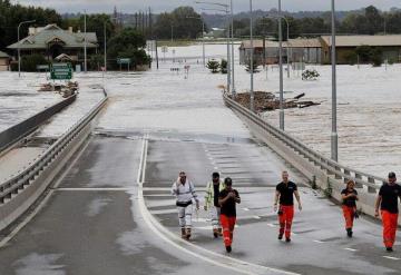 Por situación de emergencia, ordenan evacuar Sídney por lluvias torrenciales