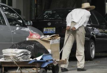 Proponen 4 años de cárcel y multas para quien explote a los adultos mayores