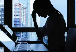 Japón aprueba ley que castiga los insultos en línea