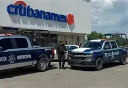 Familia se pelea a golpes con personal de Cin&eacute;polis por golosinas