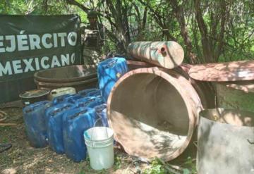 Ejército Mexicano asegura 100 kilogramos de metanfetamina y localiza tres laboratorios clandestinos en Sinaloa