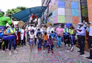 Fundación del Mago Chong-Tall reinaugura área de juegos infantiles a un costado de la torre oncológica