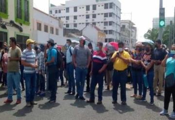 Maestros bloquean Av. 27 de Febrero; no solucionaron su petición