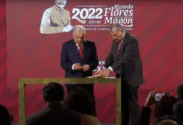 AMLO firma decreto para garantizar abasto de agua en Nuevo León