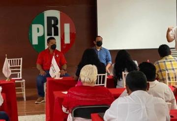 Hacen reconocimiento público a quienes han defendido al PRI