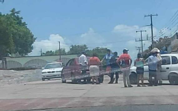 Chocan automóviles en la colonia Ganadera de Emiliano Zapata