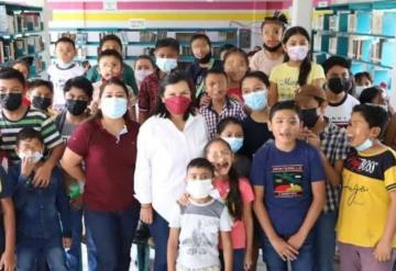 Supervisan el Programa Mis Vacaciones en la Biblioteca