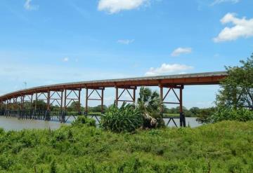 Reportan partes oxidadas en puente de Jonuta