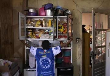 Niño llama a la policía porque tenía hambre; recibe donaciones de alimentos