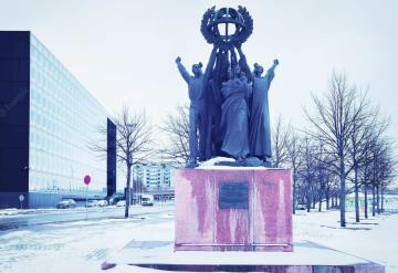 Polémica disputa en Finlandia por remover esta estatua que les regaló Rusia