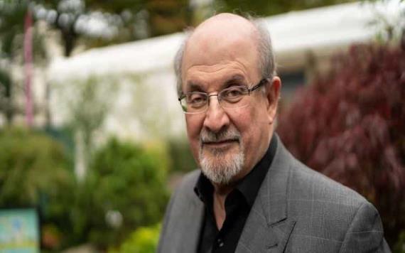 Apuñalan al escritor Salman Rushdie durante conferencia en Nueva York