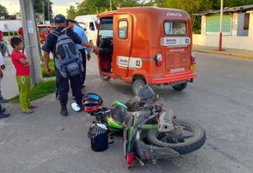 Policía y pochimovil protagonizan accidente en vía Jonuta-Zapatero