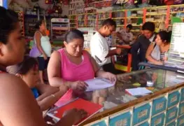 Gastos de útiles escolares pegará; padres de familia acuden a empeñarse en Jonuta