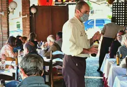 Polémico cartel en restaurante causa indignación en España