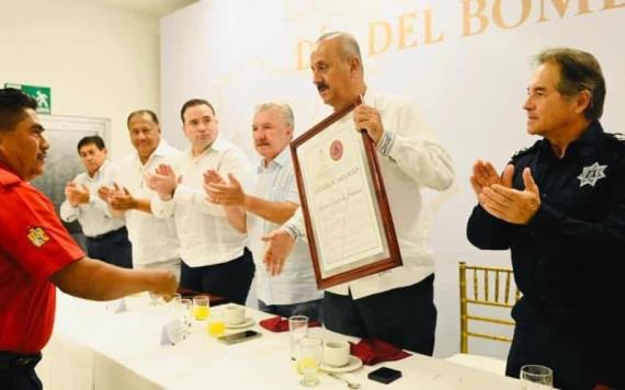 El gobernador encabezó la Celebración del Día del Bombero