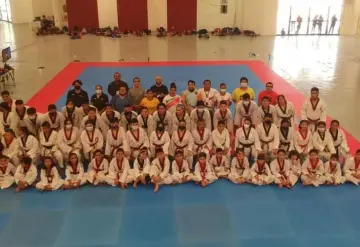 Interesante tope de preparación se realizó entre taekwondoínes tabasqueños y chiapanecos