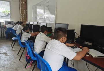 ACNUR entrega apoyos a escuelas en el sur de México