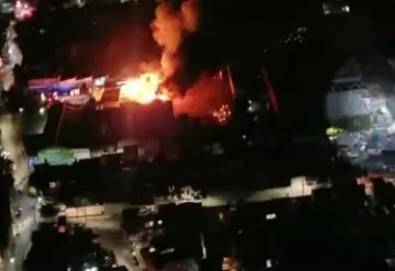 Reportan incendio en fábrica de solventes en San Juan Ixhuatepec