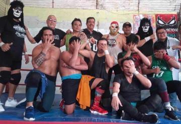 Luchadores tabasqueños presentaron su examen profesional en el Aplanadoras Gym