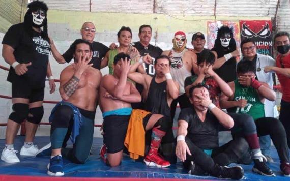 Luchadores tabasqueños presentaron su examen profesional en el Aplanadoras Gym