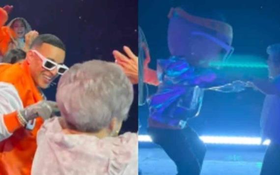 ¡A ella le gusta la gasolina! Abuelita perrea en el escenario con Daddy Yankee