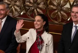 AMLO se reúne con las tres corcholatas en el Palacio Nacional