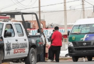 Video: Captan cómo dos mujeres asaltan a pasajeros de una combi