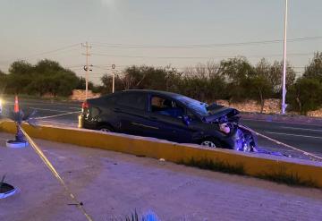 Muere pareja tras chocar contra tráiler estacionado en la carretera a Laredo