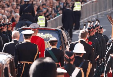 ¡Silencio total! Paralizan tráfico aéreo en Londres durante procesión de la reina Isabel II