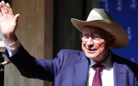 Ken Salazar felicita a México por su Independencia; he visto la grandeza de su gente