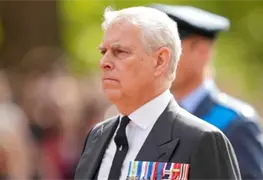 Pr&iacute;ncipe Andr&eacute;s rinde tributo a su amada mam&aacute; Isabel II