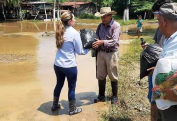 DIF Jalapa lleva a apoyos a familias afectadas por desborde del Río de la Sierra